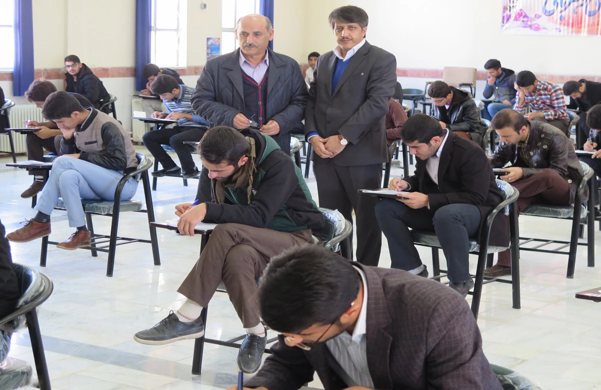 بازدید دکتر رحیمی  از حوزه های امتحانی 3