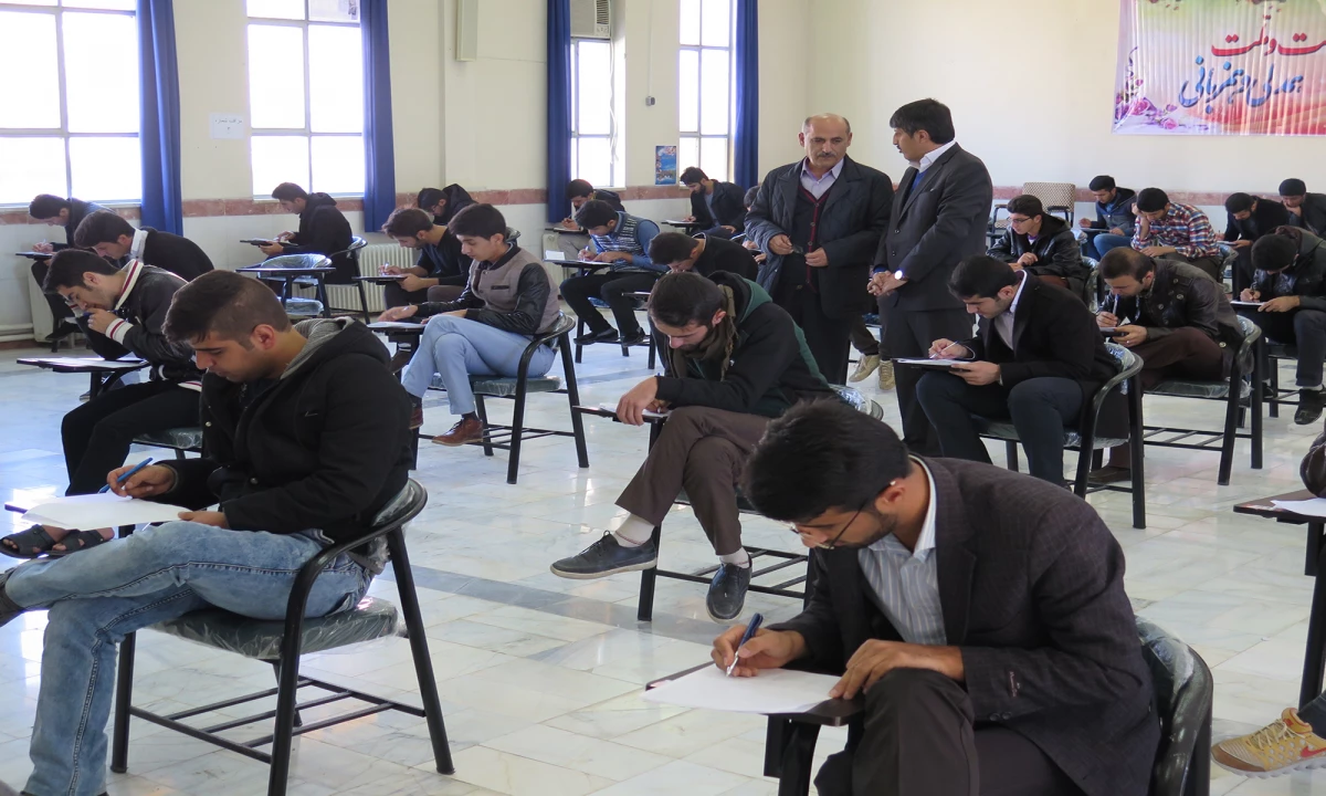 بازدید دکتر رحیمی  از حوزه های امتحانی 4