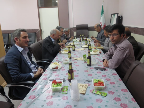 برگزاری جلسه تقدیر از همکاران جانباز 
 2