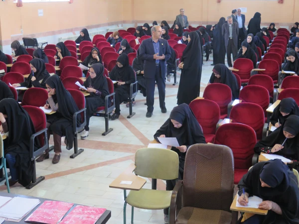 بازدید  دکتر رحیمی از حوزه های امتحانات  دانشجویی  2