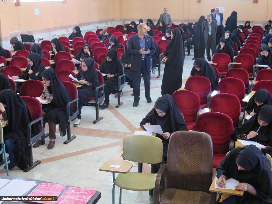 بازدید  دکتر رحیمی از حوزه های امتحانات  دانشجویی  2