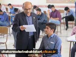 بازدید  دکتر رحیمی از حوزه های امتحانات  دانشجویی  4