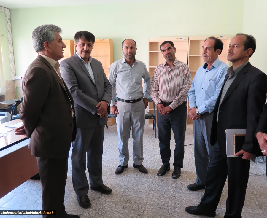 بازدید مدیر کل آموزش و پرورش استان از محل مصاحبه متقاضیان ورود به دانشگاه فرهنگیان 5
