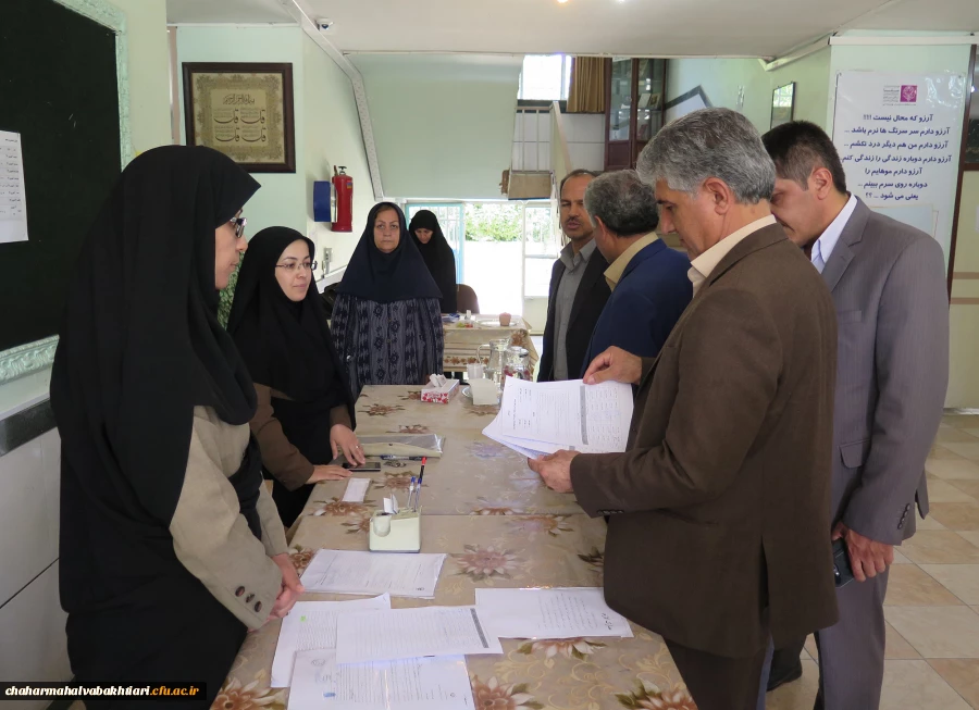 بازدید مدیر کل آموزش و پرورش استان از محل مصاحبه متقاضیان ورود به دانشگاه فرهنگیان 6