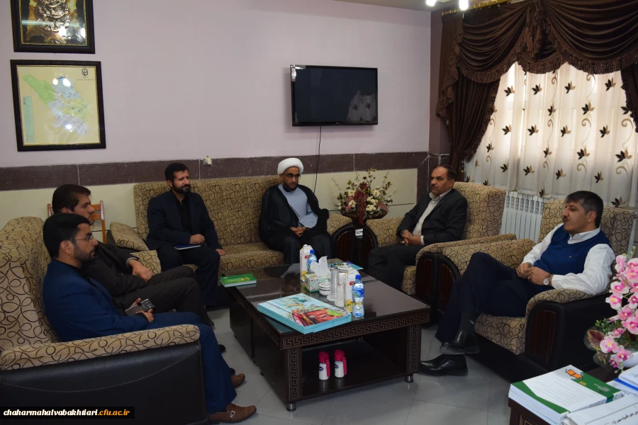 نشست صمیمی مدیریت امور پردیس های استان و مسئول ناحیه بسیج دانشجویی استان