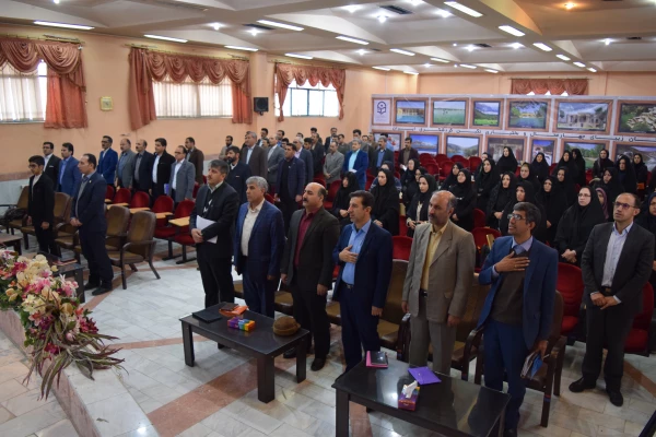 همایش مدیران میزبان