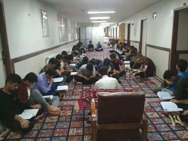 جزءخوانی قرآن در سراهای دانشجویی