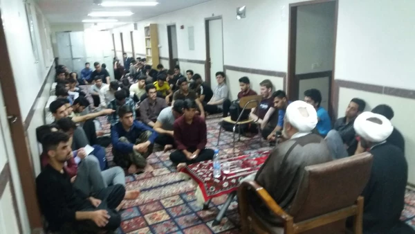 حضور استاد اخلاق حجت الاسلام همتیان در پردیس بحرالعلوم