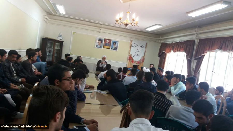 حضور استاد اخلاق حجت الاسلام همتیان در مرکز شهید رجایی فرخشهر