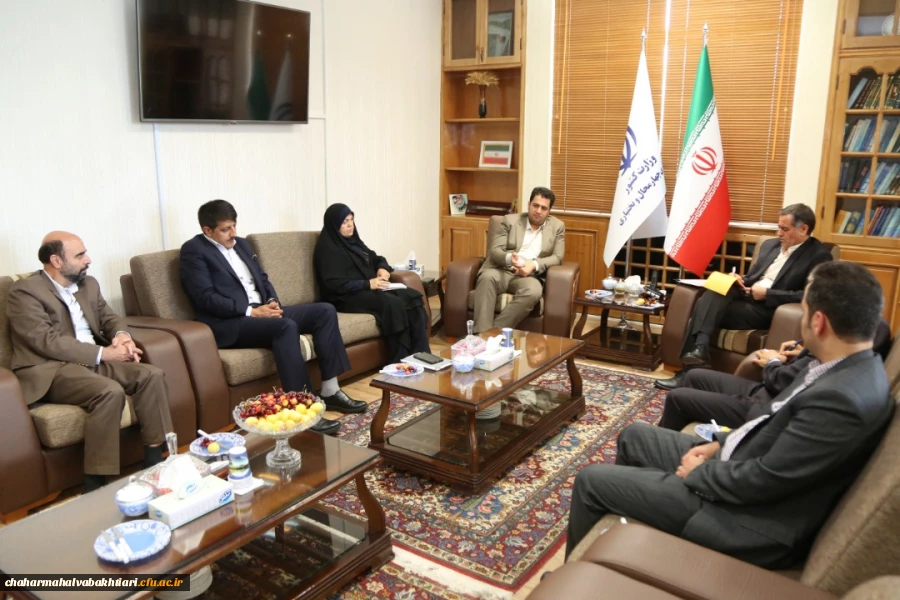 نشست معاون آموزشی و تحصیلات تکمیلی دانشگاه فرهنگیان با استاندار چهارمحال و بختیاری