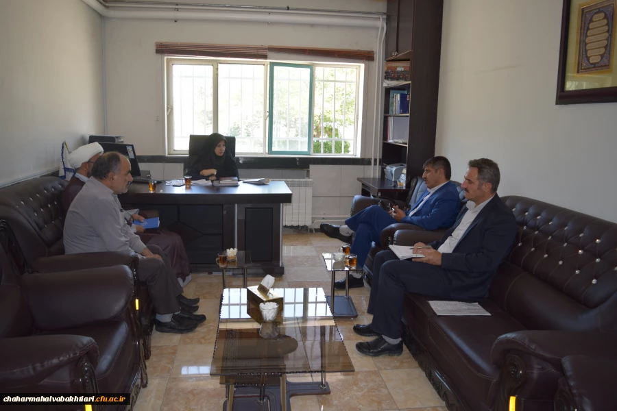 بازدید مدیریت استانی  دانشگاه از پردیس ها و مرکز و بررسی موارد و مسائل مربوط به آنان