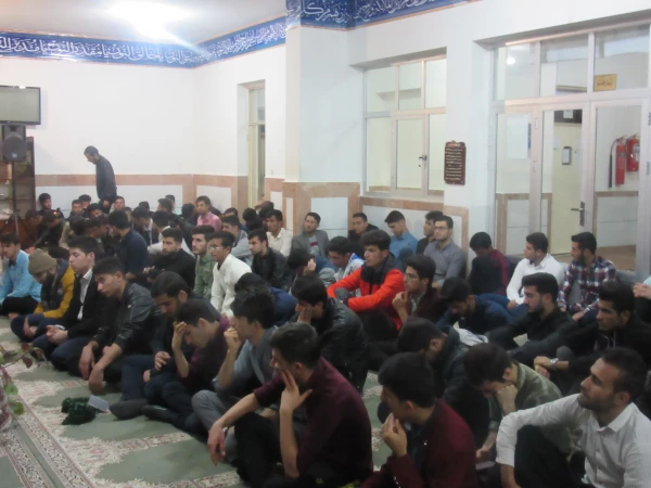 نشست صمیمی نماینده ولی فقیه استان چهارمحال و بختیاری با دانشجویان دانشگاه فرهنگیان 4