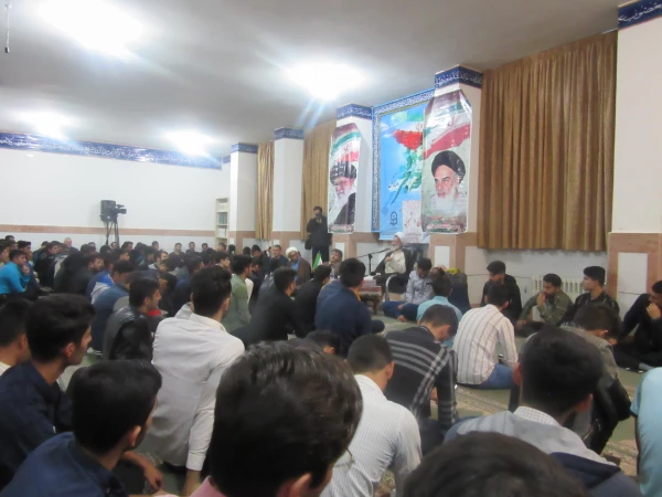 نشست صمیمی نماینده ولی فقیه استان چهارمحال و بختیاری با دانشجویان دانشگاه فرهنگیان 7