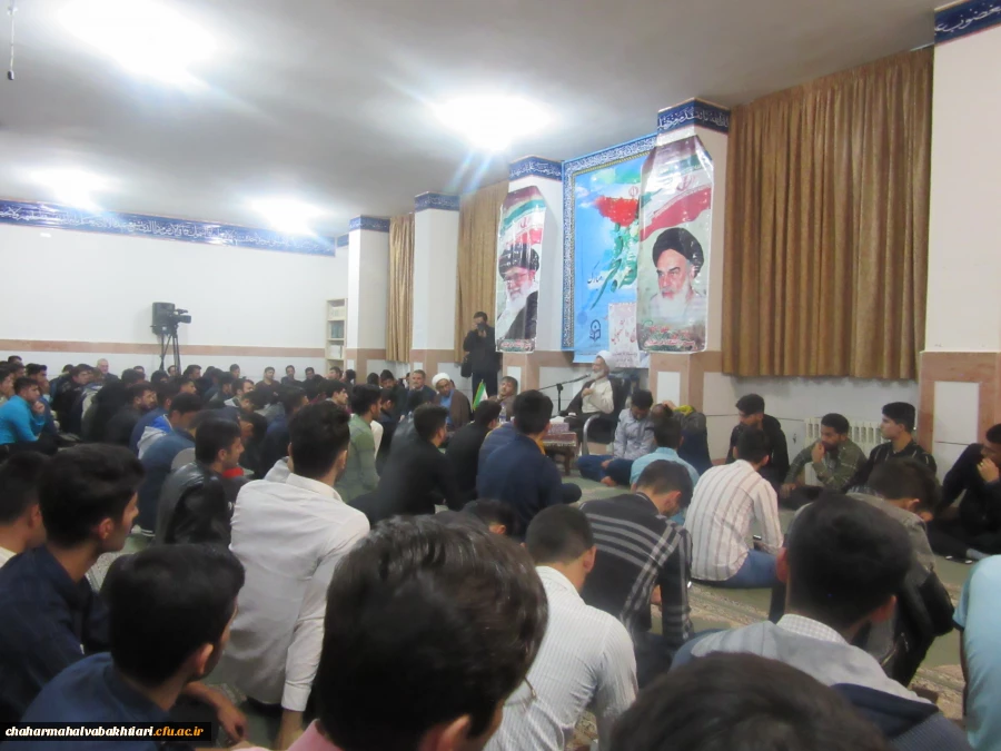 نشست صمیمی نماینده ولی فقیه استان چهارمحال و بختیاری با دانشجویان دانشگاه فرهنگیان 7