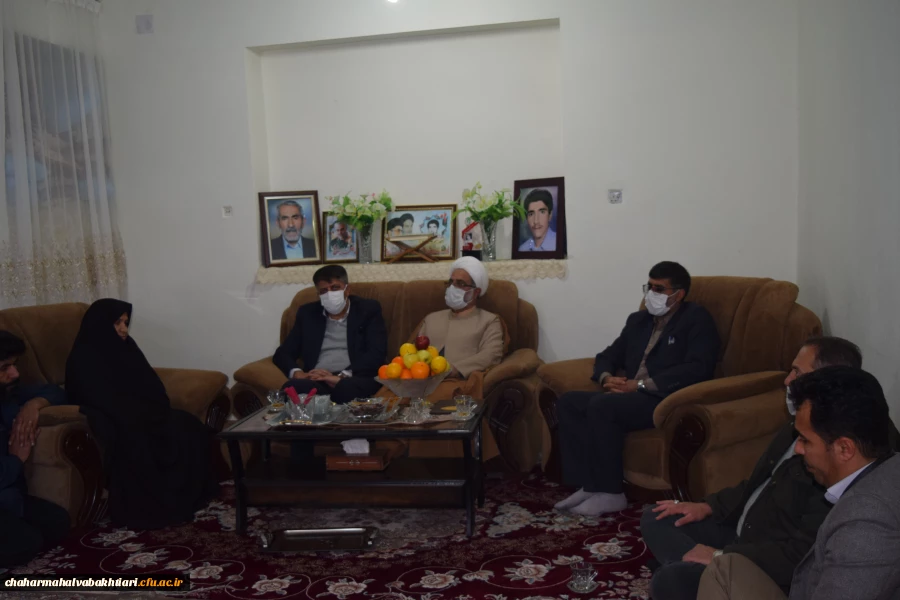 دیدار رییس دانشگاه فرهنگیان استان چهارمحال و بختیاری با خانواده های معزز شهدای دانشجو معلم 4