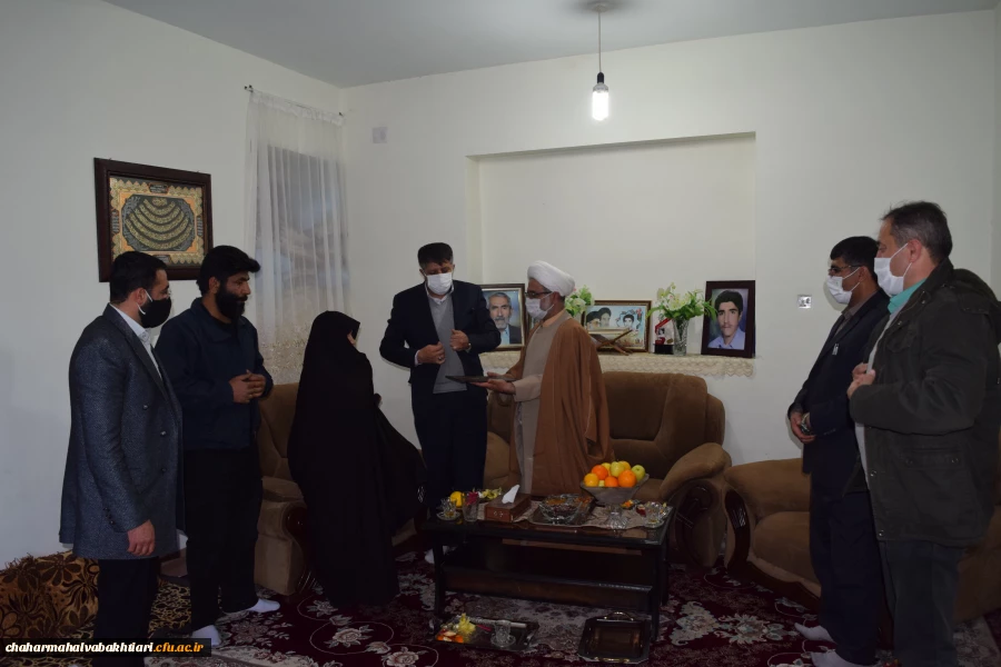 دیدار رییس دانشگاه فرهنگیان استان چهارمحال و بختیاری با خانواده های معزز شهدای دانشجو معلم 6