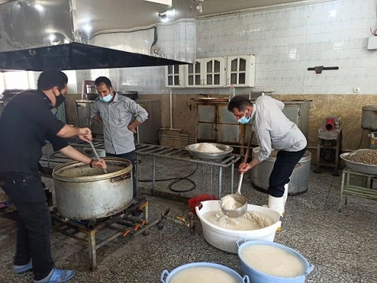 پخت و توزیع 2000 پرس غذای نذری در دانشگاه فرهنگیان استان چهارمحال و بختیاری 4