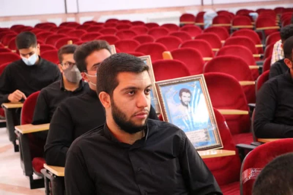 برگزاری آیین گرامی داشت هفته دفاع مقدس  در دانشگاه فرهنگیان استان چهارمحال و بختیاری 4