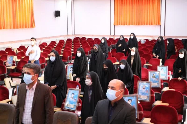 برگزاری آیین گرامی داشت هفته دفاع مقدس  در دانشگاه فرهنگیان استان چهارمحال و بختیاری 7