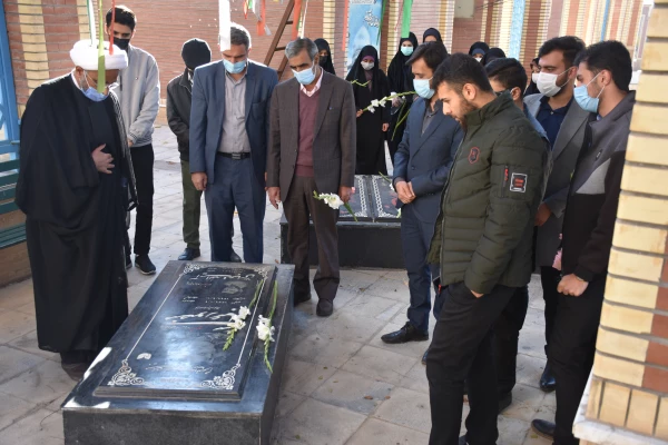 تجدید میثاق استادان، دانشجویان و کارکنان با آرمان های امام و شهدا 3