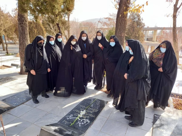 زیارت قبور مطهر شهدا توسط دانشجویان، کارکنان و استادان پردیش شهید باهنر شهرکرد
 3