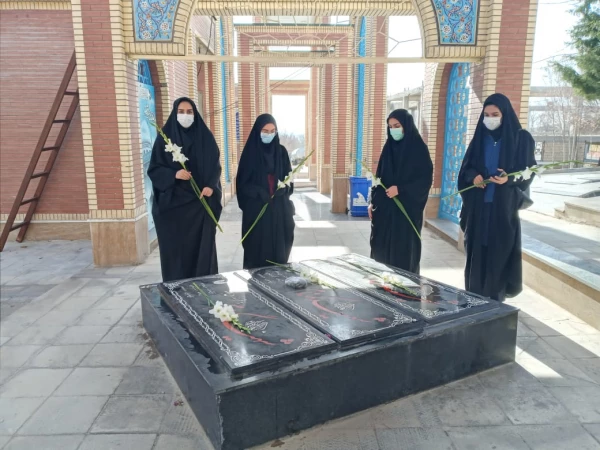 زیارت قبور مطهر شهدا توسط دانشجویان، کارکنان و استادان پردیش شهید باهنر شهرکرد
 4