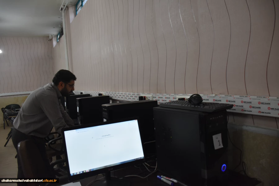 آزمون جامع نیروهای مشمول قانون تعیین تکلیف دانشگاه فرهنگیان برگزار شد
 2