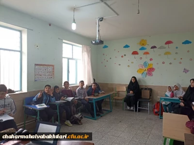   دانشجو معلمان کارورز پردیس شهید باهنر از کلاس های چند پایه منطقه گندمان بازدید نمودند