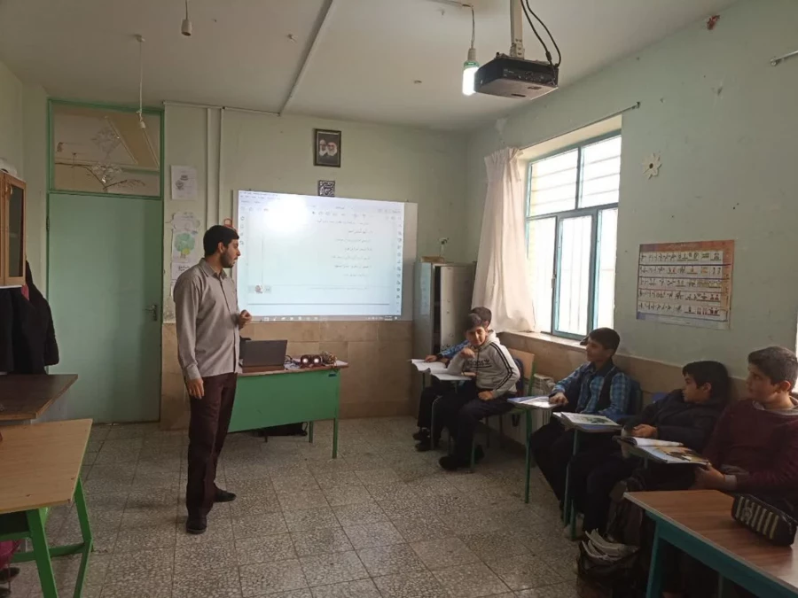   دانشجو معلمان کارورز پردیس شهید باهنر از کلاس های چند پایه منطقه گندمان بازدید نمودند 5