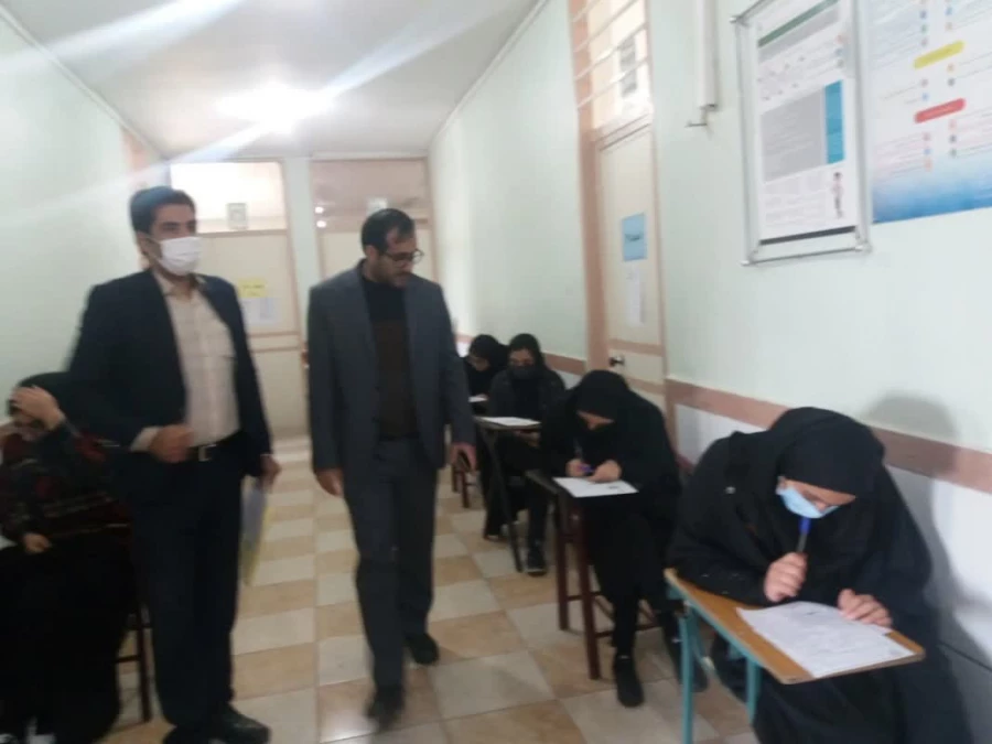 بازدید رییس دانشگاه فرهنگیان از نحوه برگزاری آزمون های نیمسال اول سال تحصیلی 1402-1401 4