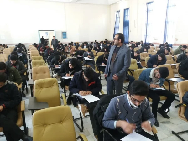 بازدید رییس دانشگاه فرهنگیان از نحوه برگزاری آزمون های نیمسال اول سال تحصیلی 1402-1401 6