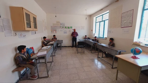 بازدید دانشجو معلمان از مدارس چند پایه 2