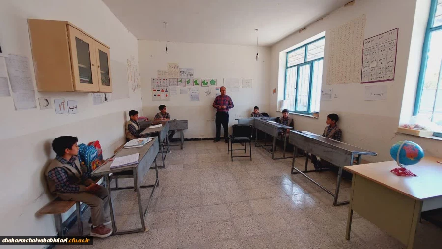 بازدید دانشجو معلمان از مدارس چند پایه 2