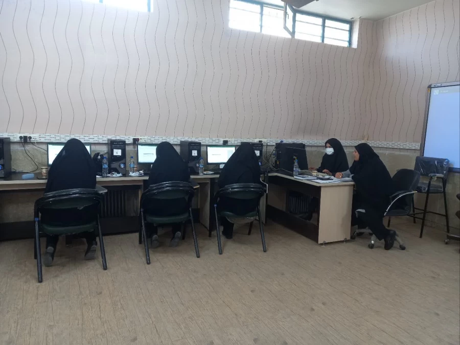 دوره آموزش مقدماتی، متوسط و پیشرفته نرم افزار مالی اکسل ویژه کارکنان پردیس ها برگزار شد
 3