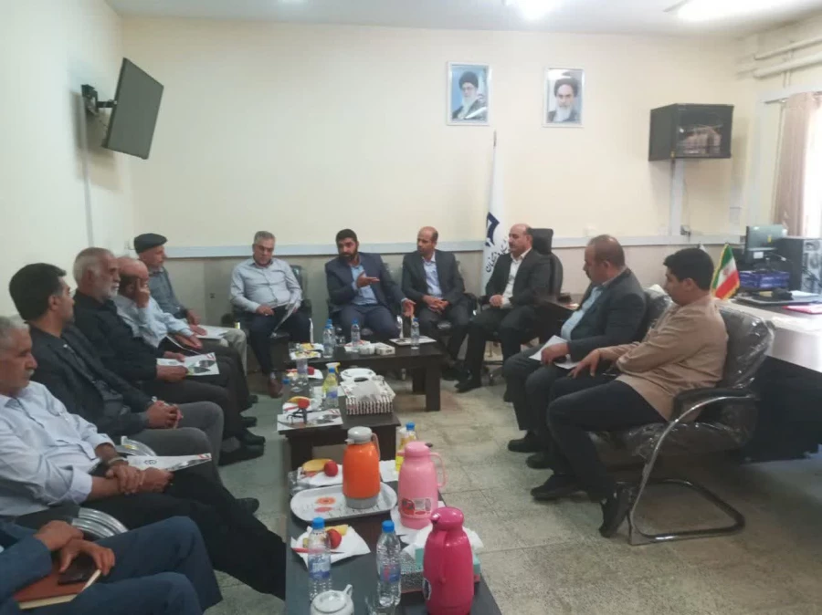 نشست نماینده مجلس شورای اسلامی با دانشجو معلمان مرکز آموزش عالی  شهید رجایی

 4