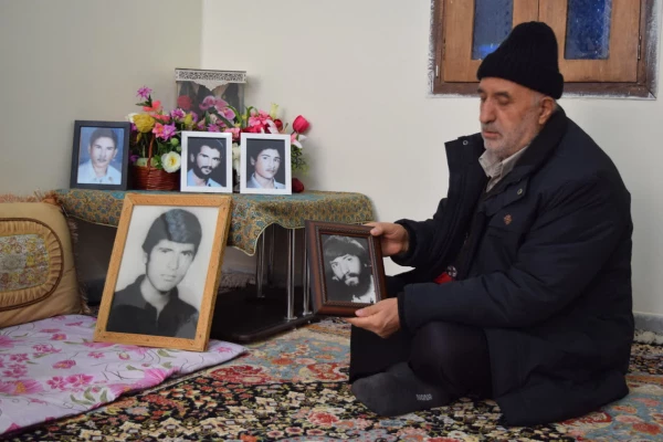 دیدار مسئولین دانشگاه فرهنگیان استان چهارمحال و بختیاری با خانواده شهید دانشجو معلم  6