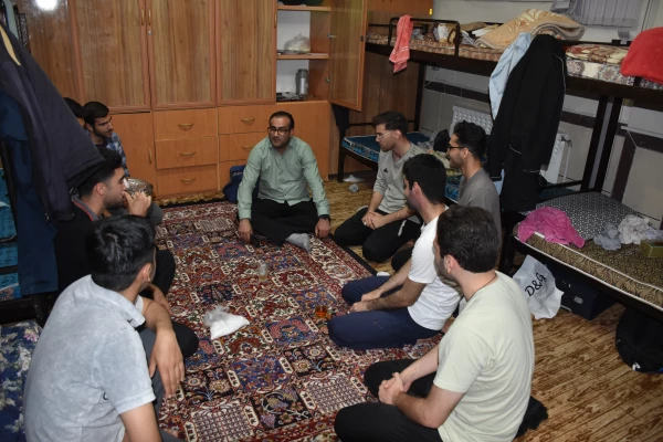 بی واسطه و صمیمی با دانشجو معلمان خوابگاهی 6