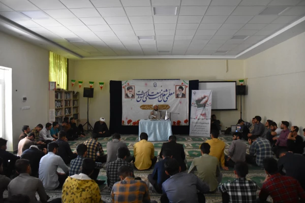 نشست بررسی مسائل فرهنگی روز جامعه با عنوان «خرمشهر ما کجاست» 3