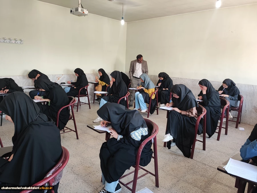 بازدید دکتر کاوه مدیریت امور پردیس های دانشگاه فرهنگیان استان از نحوه برگزاری امتحانات پایان ترم 2