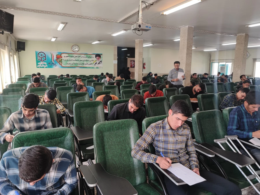 بازدید دکتر کاوه مدیریت امور پردیس های دانشگاه فرهنگیان استان از نحوه برگزاری امتحانات پایان ترم 7