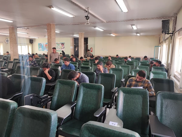 بازدید دکتر کاوه مدیریت امور پردیس های دانشگاه فرهنگیان استان از نحوه برگزاری امتحانات پایان ترم 6