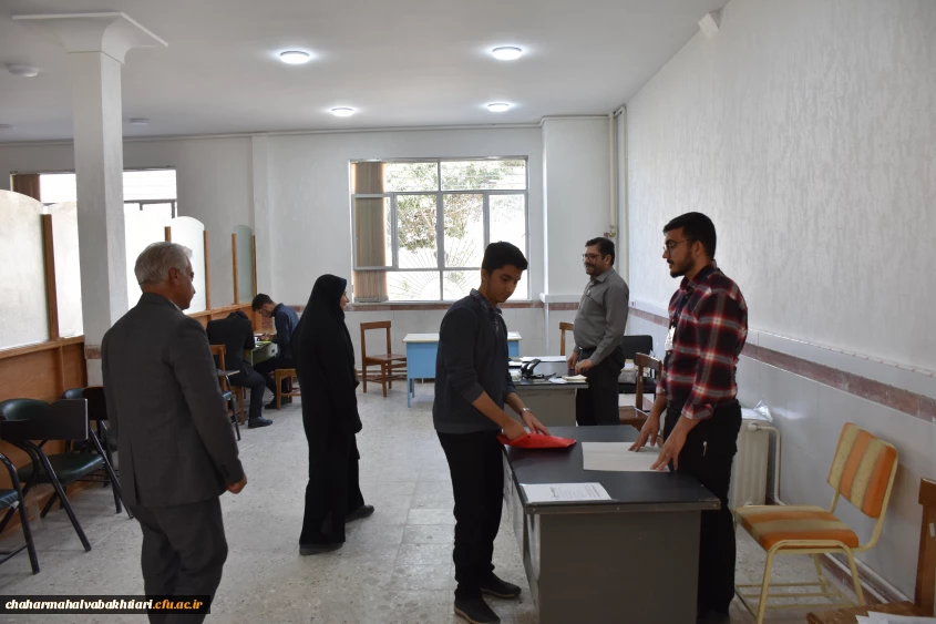 بازدید رییس دانشگاه فرهنگیان استان چهارمحال و بختیاری از روند ثبت نام دانشجویان جدیدالورود