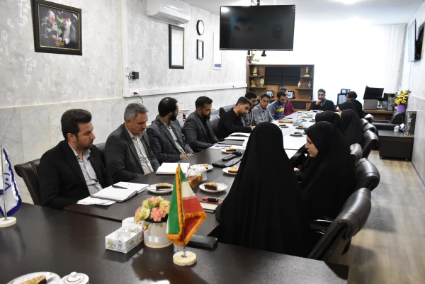 نشست صمیمی رئیس دانشگاه فرهنگیان استان با اعضای شورای صنفی دانشجویان
 4