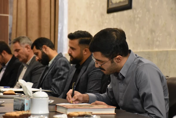 نشست صمیمی رئیس دانشگاه فرهنگیان استان با اعضای شورای صنفی دانشجویان
 5