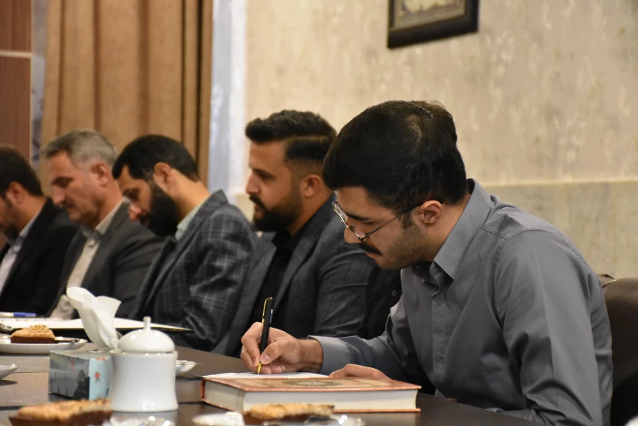 نشست صمیمی رئیس دانشگاه فرهنگیان استان با اعضای شورای صنفی دانشجویان
 5