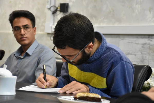 نشست صمیمی رئیس دانشگاه فرهنگیان استان با اعضای شورای صنفی دانشجویان
 7