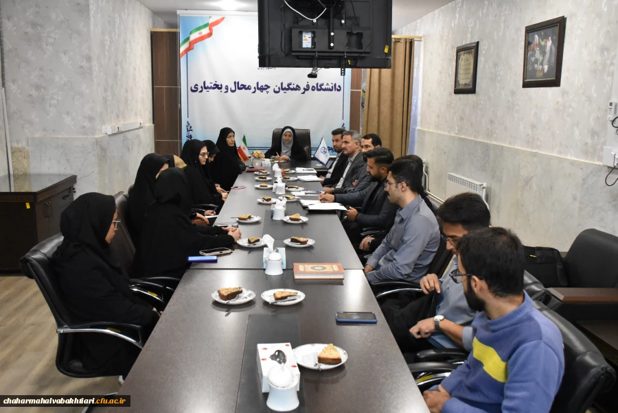 نشست صمیمی رئیس دانشگاه فرهنگیان استان با اعضای شورای صنفی دانشجویان
