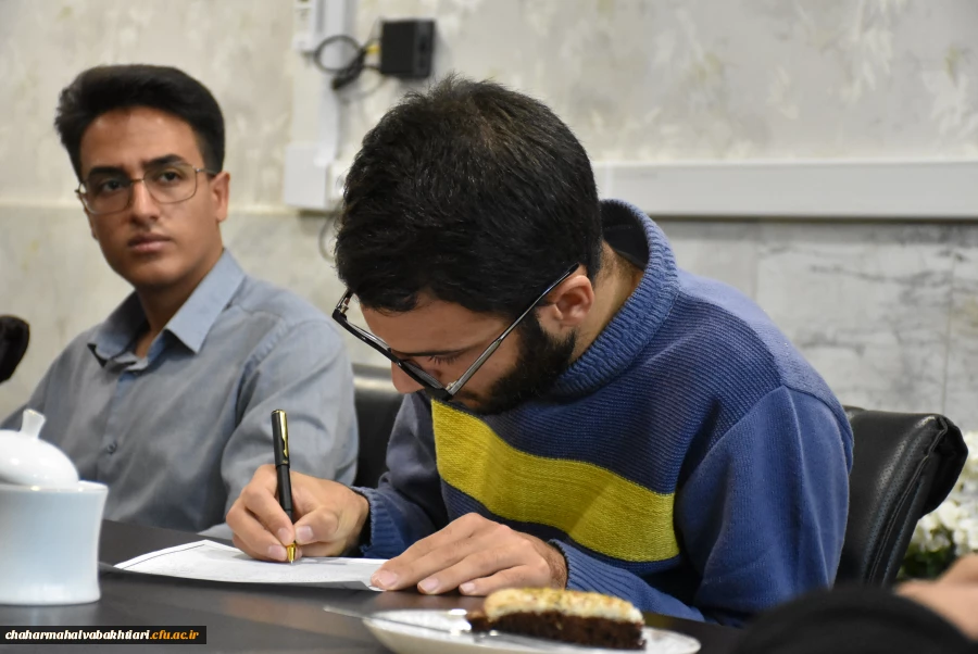 نشست صمیمی رئیس دانشگاه فرهنگیان استان با اعضای شورای صنفی دانشجویان
