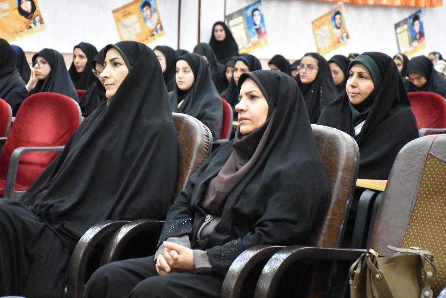 عطر ایثار  و شهادت در پردیس شهید باهنر شهرکرد 6