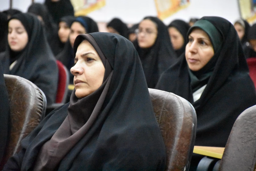 عطر ایثار  و شهادت در پردیس شهید باهنر شهرکرد 7